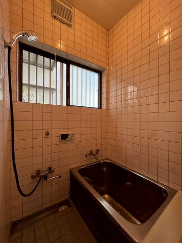 中国分３丁目　中古戸建ての浴室|ゆったり過ごせるお風呂です