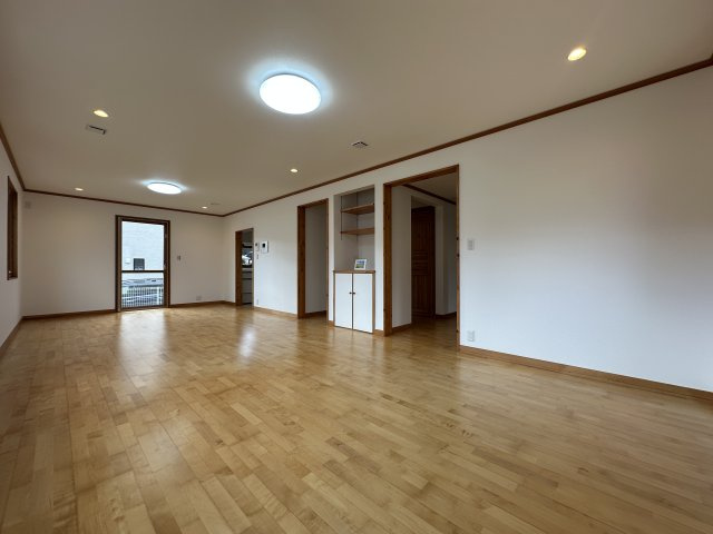 神戸市垂水区舞多聞西４丁目戸建の居間・リビング