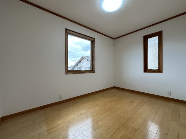 神戸市垂水区舞多聞西４丁目戸建の洋室