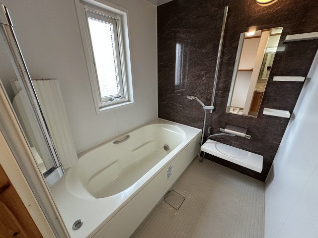 神戸市垂水区舞多聞西４丁目戸建の浴室