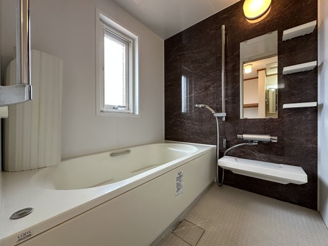 神戸市垂水区舞多聞西４丁目戸建の浴室