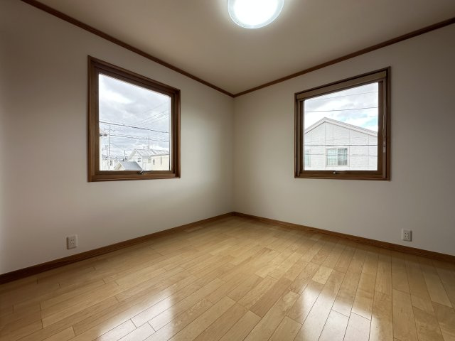 神戸市垂水区舞多聞西４丁目戸建の洋室