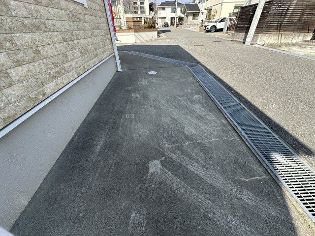 神戸市垂水区舞多聞西４丁目戸建の駐車場