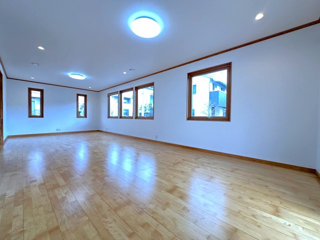 神戸市垂水区舞多聞西４丁目戸建の居間・リビング