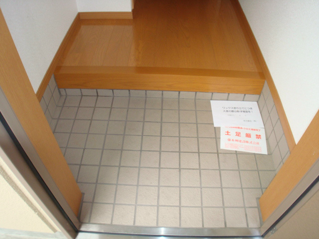 レスティーオ岩崎台の玄関