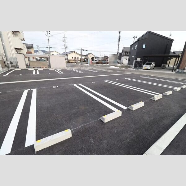 【新築】RESUA(レスア)向中野　C棟の駐車場