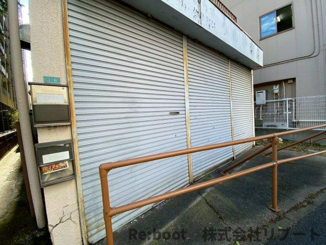 西葛西ビルのエントランス