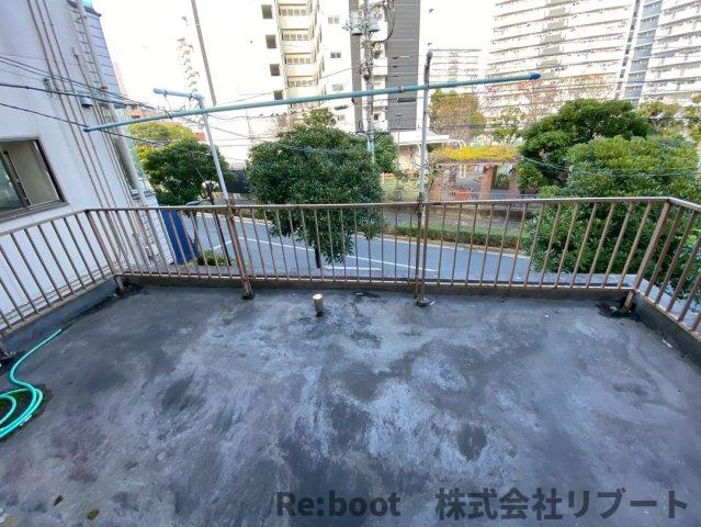 西葛西ビルのバルコニー