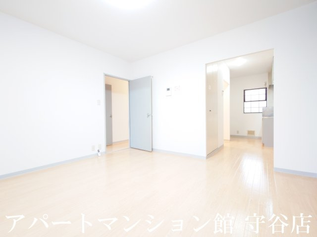 メゾン・ド・ノエルの居間・リビング