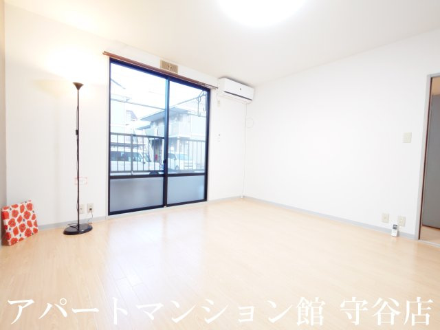 メゾン・ド・ノエルの居間・リビング