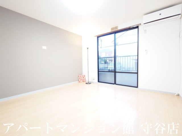 メゾン・ド・ノエルの居間・リビング