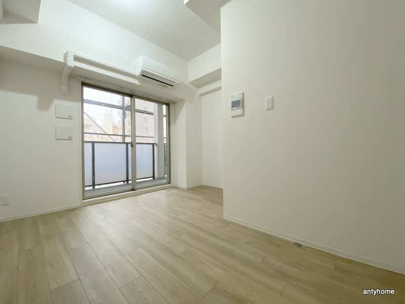 エスリード難波ザ・プレミア 仲介手数料無料の居間・リビング