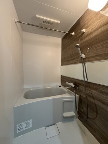 PLATINUM HILLS Rの浴室