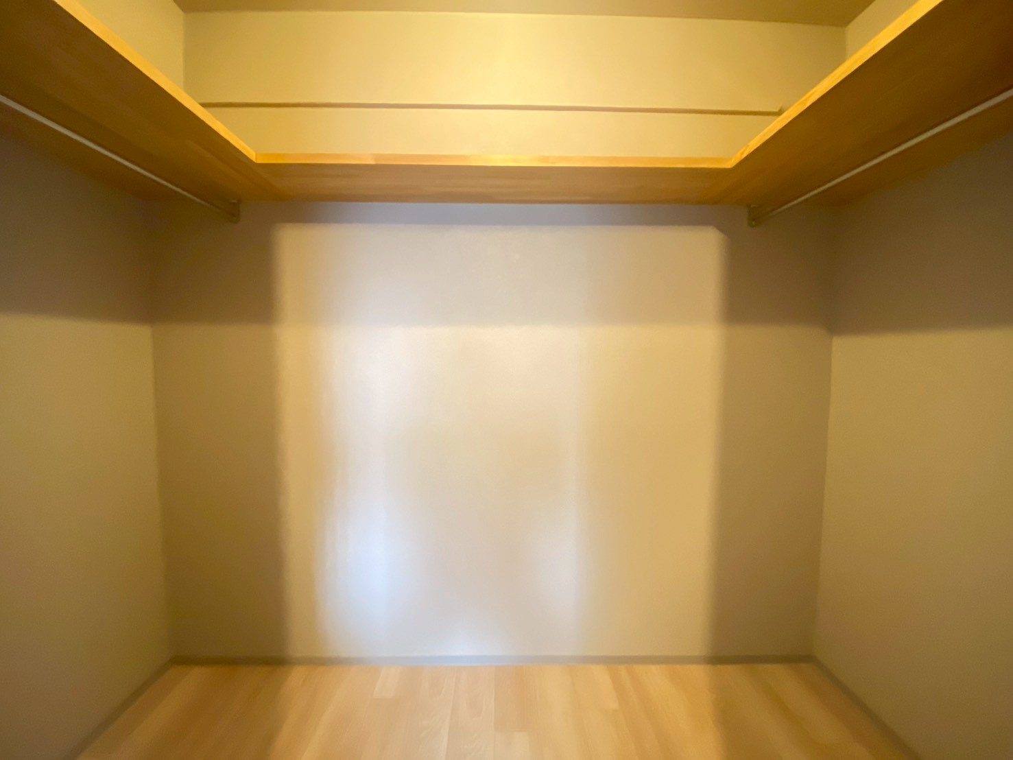 京都上京ハウスの収納|充実したウォークインクローゼット