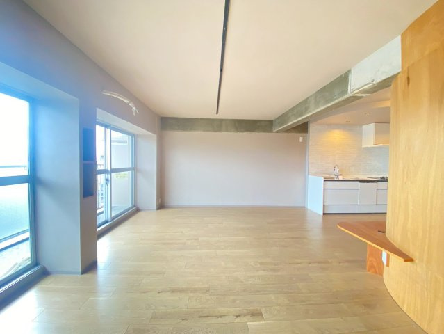 京都上京ハウスの居間・リビング|12月撮影