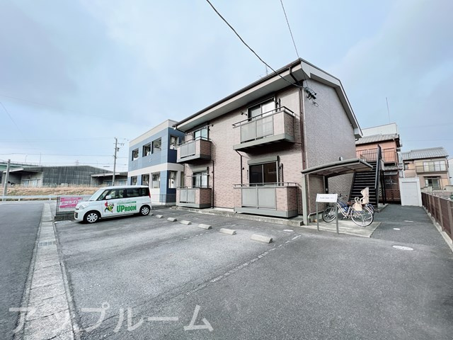 パークサイド康舟の駐車場