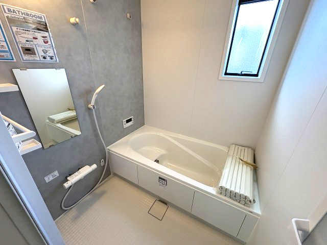 【浴室】 | 福岡市東区三苫4丁目3期　1号棟（全4棟）【仲介手数料無料・0円】 | 現地写真。浴室です。