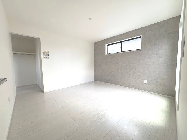 【寝室】 | 福岡市東区三苫4丁目3期　1号棟（全4棟）【仲介手数料無料・0円】 | 現地写真。2階主寝室です。