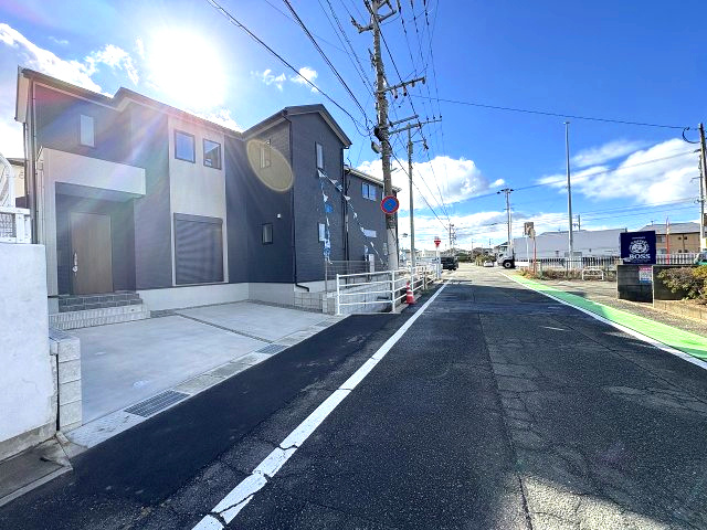 【その他】 | 福岡市東区三苫4丁目3期　1号棟（全4棟）【仲介手数料無料・0円】 | 現地写真。前面道路です。