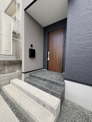 【玄関】 | 福岡市東区三苫4丁目3期　1号棟（全4棟）【仲介手数料無料・0円】 | 現地写真。