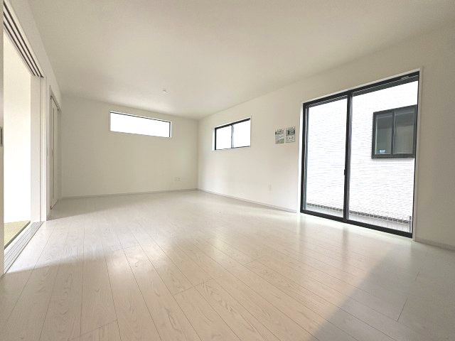 【居間・リビング】 | 福岡市東区三苫4丁目3期　1号棟（全4棟）【仲介手数料無料・0円】 | 現地写真。