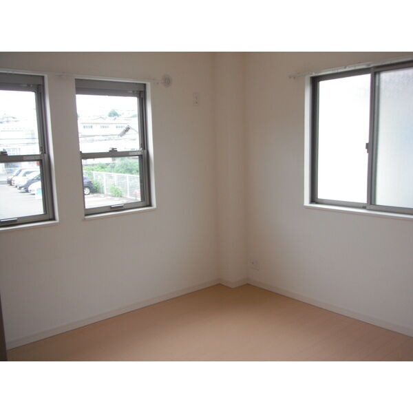 フォレスト大和の居間・リビング