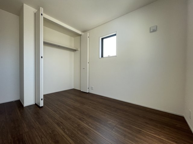 新築戸建・新築建売　郡山市町東2丁目第2　富田小・富田中の洋室|全居室収納完備！収納が多いと室内もスッキリです！