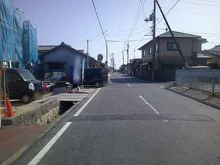 大竹市南栄１丁目の前面道路含む現地写真