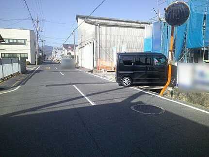 大竹市南栄１丁目の前面道路含む現地写真