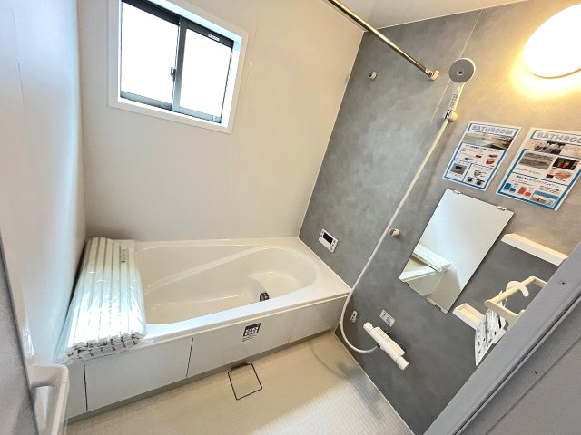 【浴室】 | 福岡市東区三苫4丁目3期　2号棟（全4棟）【仲介手数料無料・0円】 | 現地写真。浴室です。