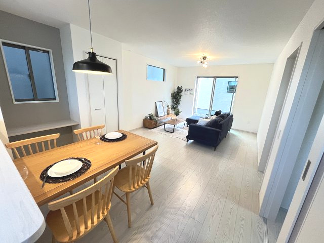 【居間・リビング】 | 福岡市東区三苫4丁目3期　2号棟（全4棟）【仲介手数料無料・0円】 | 現地写真。