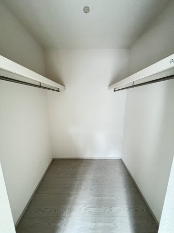 【収納】 | 福岡市東区三苫4丁目3期　2号棟（全4棟）【仲介手数料無料・0円】 | 現地写真。ウォークインクローゼットです。