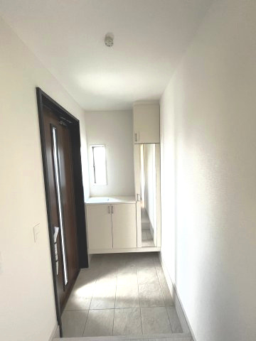 【玄関】 | 福岡市東区三苫4丁目3期　2号棟（全4棟）【仲介手数料無料・0円】 | 現地写真。