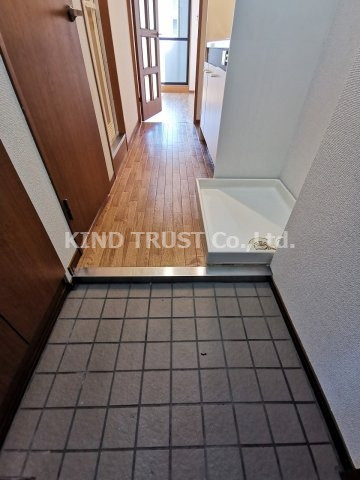 ホープシティー天神橋の玄関|収納もある玄関です