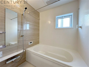 建築順調に進行中です。同社施工例物件近隣にございますので、見学希望の際はお気軽にお問い合わせください。ネットからの見学予約も便利です。「C21アクロス」でアクロスコーポレイションを検索！