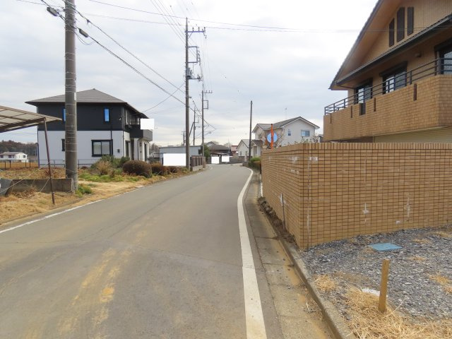 鶴ヶ島市三ツ木売地の前面道路含む現地写真