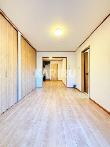 STABLE SHOJIHIGASHI (ステーブル小路東)の居間・リビング