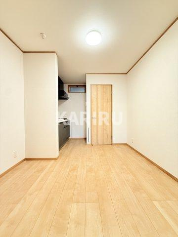 STABLE SHOJIHIGASHI (ステーブル小路東)の居間・リビング