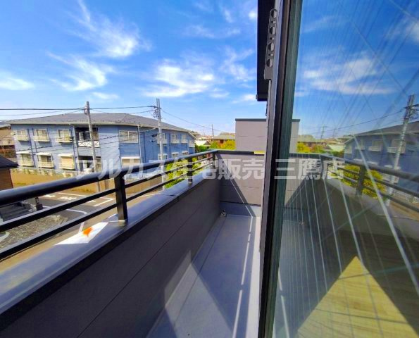 小金井市東町１丁目 西武多摩川線 新小金井駅 新築戸建のバルコニー