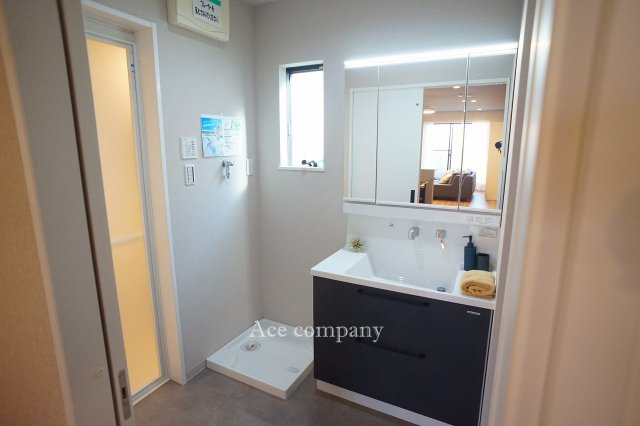 【ランドリースペース】 | 東成区大今里南5丁目 | 2階に水廻り設備集約、家事の動線確保で効率UPです♪洗面台新調☆洗濯パン・汚れ落ちUP！ファインバブル搭載の洗濯水栓新調です☆