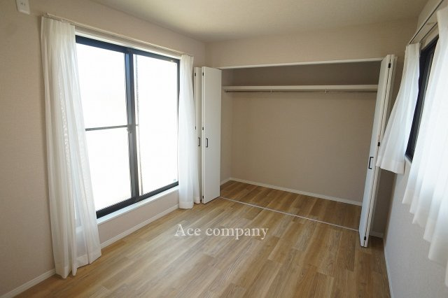 【子供部屋】 | 東成区大今里南5丁目 | 【3階：洋室4.1帖】大容量のクローゼット完備です！
