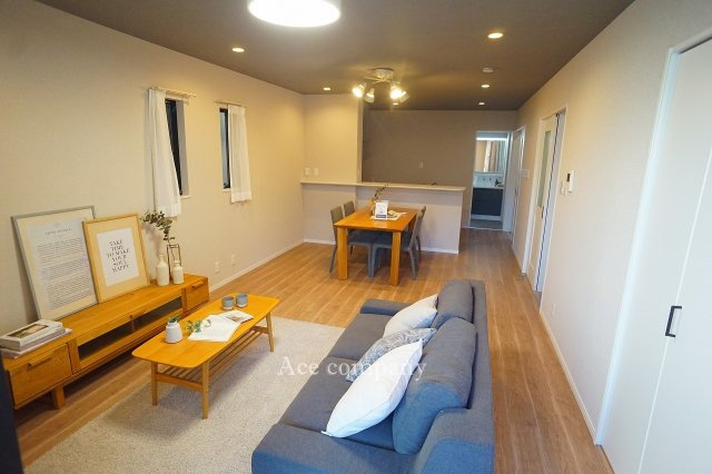 【居間・リビング】 | 東成区大今里南5丁目 | 【LDK：ゆったり約17.8帖】クロス貼替え、水廻り設備一新、ハウスクリーニング済みです☆