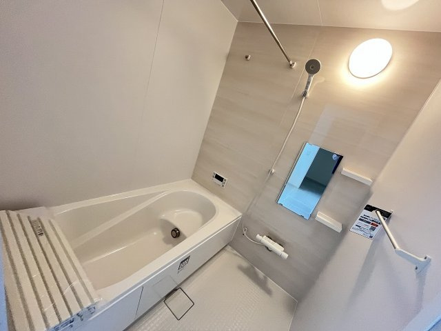 【浴室】 | 福岡市東区三苫4丁目3期　4号棟（全4棟）【仲介手数料無料・0円】 | 現地写真。浴室です。