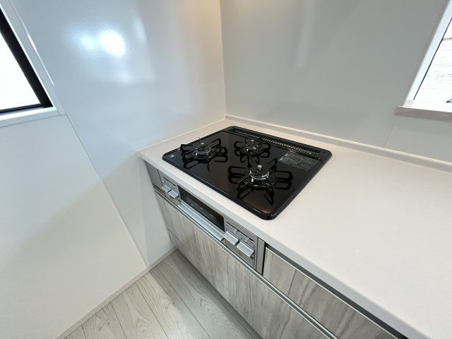 【キッチン】 | 福岡市東区三苫4丁目3期　4号棟（全4棟）【仲介手数料無料・0円】 | 現地写真。