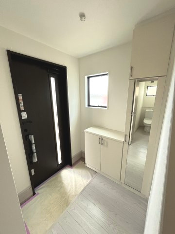 【玄関】 | 福岡市東区三苫4丁目3期　4号棟（全4棟）【仲介手数料無料・0円】 | 現地写真。