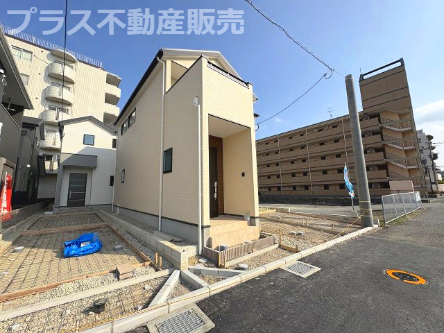 【玄関】 | 福岡市東区三苫4丁目3期　4号棟（全4棟）【仲介手数料無料・0円】 | 現地写真。