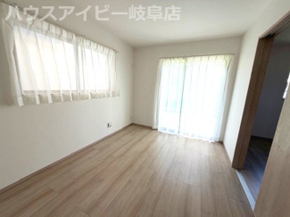 【洋室】 | 岐阜市近島新築建売全2棟！庭付き！お車並列3台可能！島小学校まで徒歩10分！長期優良住宅♪ | 岐阜市近島新築建売全2棟！庭付き！お車並列3台可能！島小学校まで徒歩10分！長期優良住宅♪