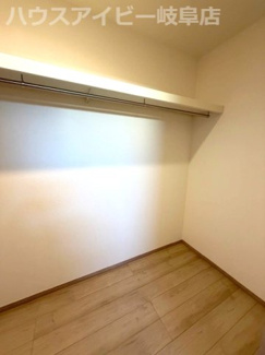 【収納】 | 岐阜市近島新築建売全2棟！庭付き！お車並列3台可能！島小学校まで徒歩10分！長期優良住宅♪ | 岐阜市近島新築建売全2棟！庭付き！お車並列3台可能！島小学校まで徒歩10分！長期優良住宅♪