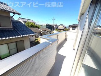 【バルコニー】 | 岐阜市近島新築建売全2棟！庭付き！お車並列3台可能！島小学校まで徒歩10分！長期優良住宅♪ | 岐阜市近島新築建売全2棟！庭付き！お車並列3台可能！島小学校まで徒歩10分！長期優良住宅♪
