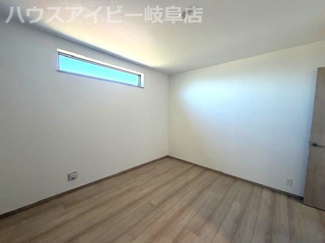 【洋室】 | 岐阜市近島新築建売全2棟！庭付き！お車並列3台可能！島小学校まで徒歩10分！長期優良住宅♪ | 岐阜市近島新築建売全2棟！庭付き！お車並列3台可能！島小学校まで徒歩10分！長期優良住宅♪